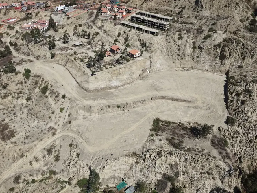 Foto 5 de Terreno en venta de 328,16 m² en Jupapina, Mecapaca por USD 37.000