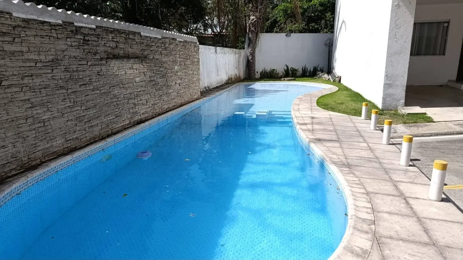 Foto 2 de En Condominio Exclusivo,Casa Moderna en Alquiler en Urubo