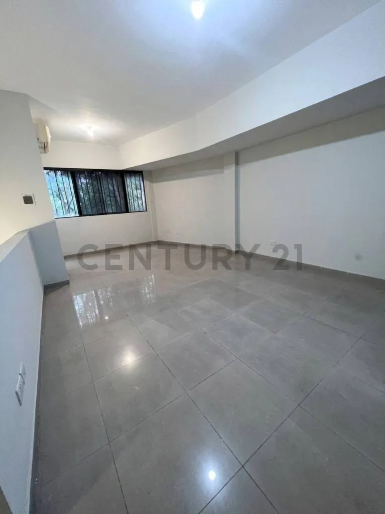Foto 5 de Local Comercial Duplex en Alquiler