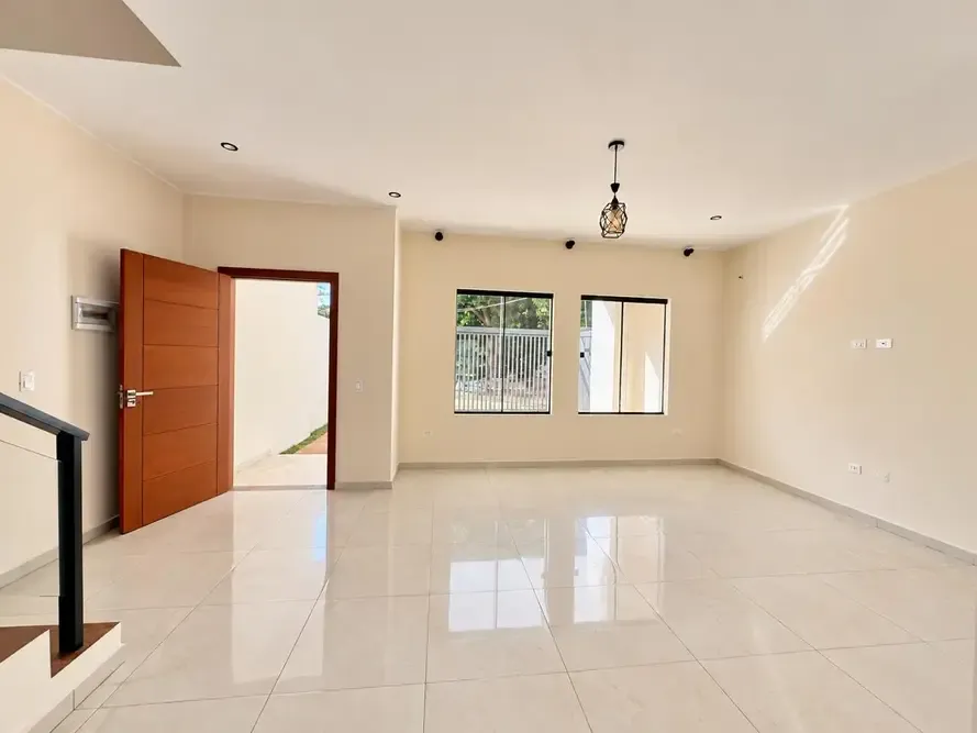 Foto 5 de Casa en Pre Venta con 4 Habitaciones - Zona Norte 7° Anillo
