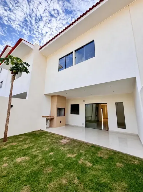Foto 10 de Casa en Pre Venta con 4 Habitaciones - Zona Norte 7° Anillo