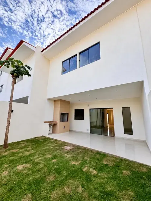 Foto 10 de Casa en Pre Venta con 4 Habitaciones - Zona Norte 7° Anillo