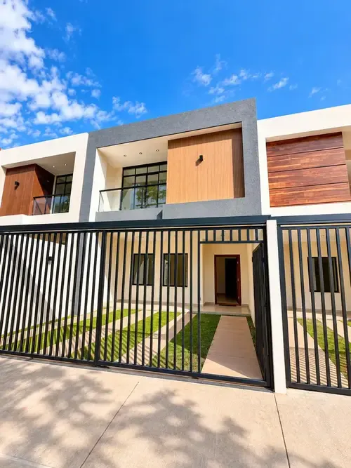 Foto 17 de Casa en Pre Venta con 4 Habitaciones - Zona Norte 7° Anillo