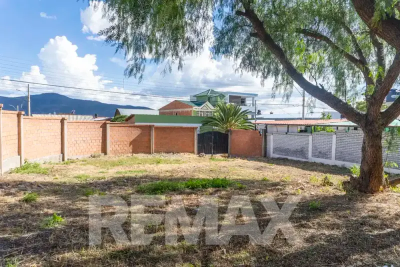 Foto 9 de Terreno en venta en esquina a 2 cuadras de Av Villazon