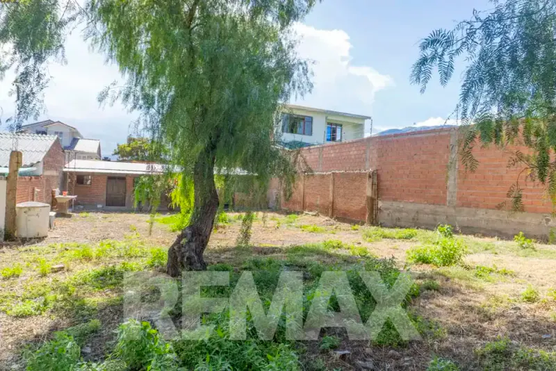 Foto 10 de Terreno en venta en esquina a 2 cuadras de Av Villazon