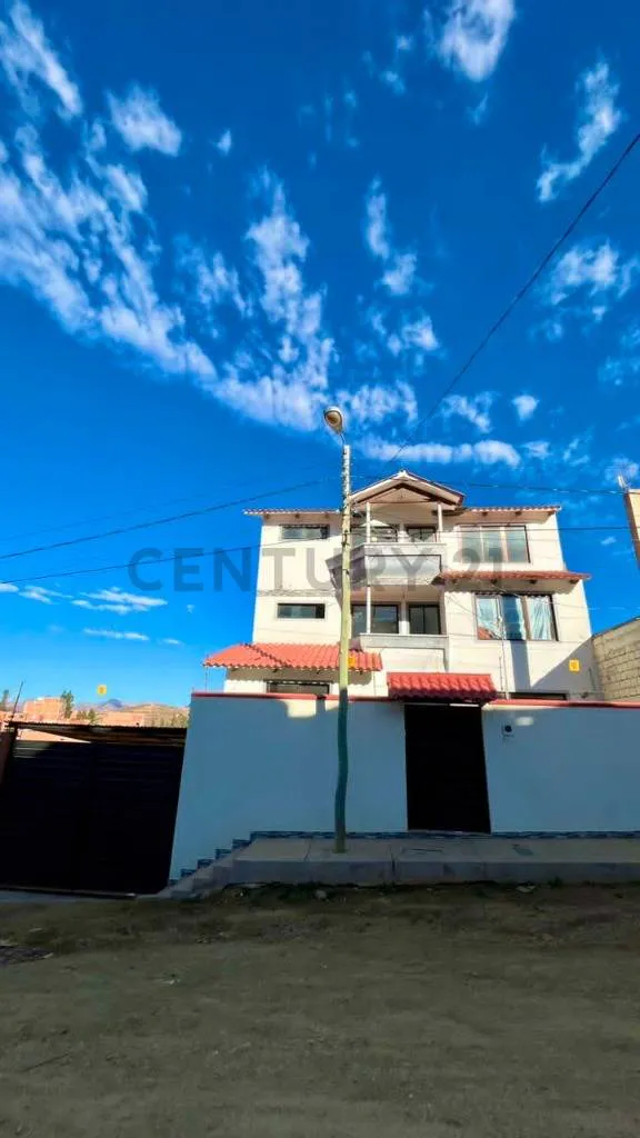 Foto 1 de Casa Amplia en Venta