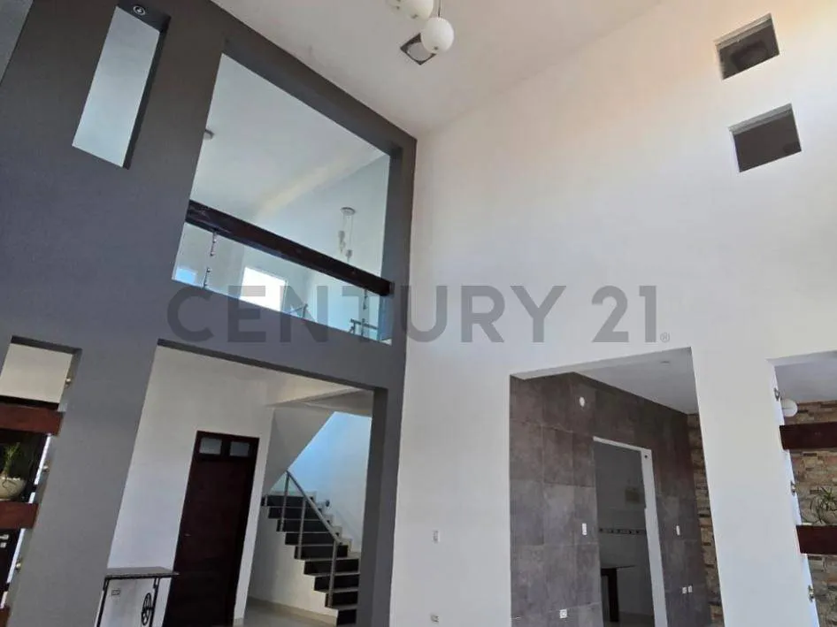 Foto 4 de Hermosa Casa de 2 Pisos, Moderna y Funcional!!
