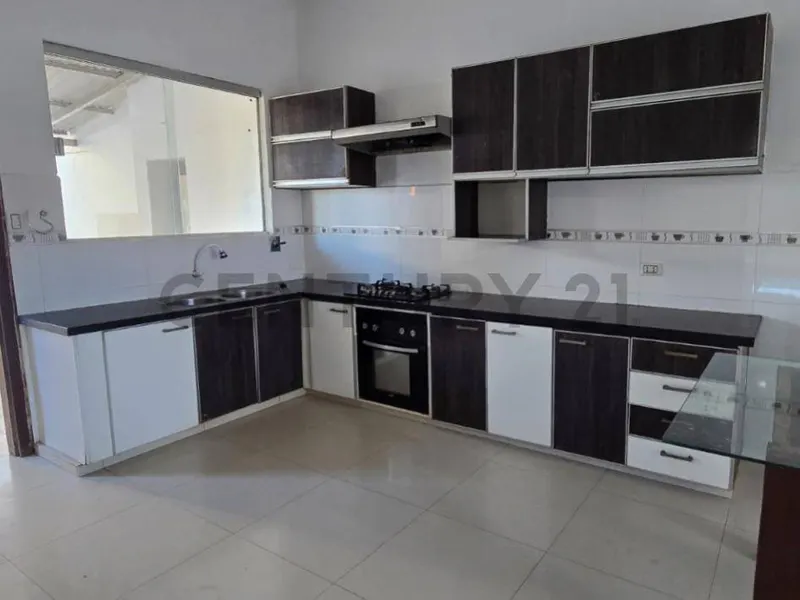 Foto 10 de Hermosa Casa de 2 Pisos, Moderna y Funcional!!