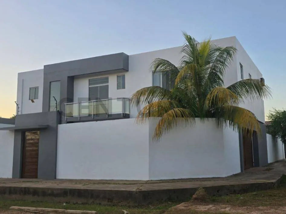 Foto 1 de Hermosa Casa de 2 Pisos, Moderna y Funcional!!