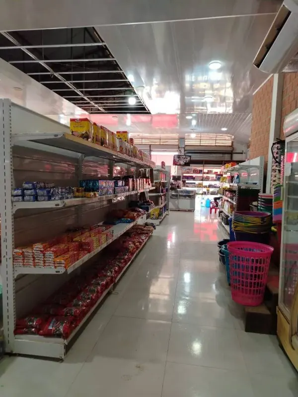 Foto 12 de Ambiente Comercial Sobre Avenida Asfaltada, por Debajo de Su Precio Comercial!!