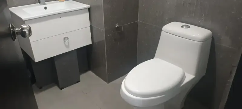 Foto 7 de Local Comercial con 2 Garajes y Un Depósito en Venta Zona Calacoto La Paz