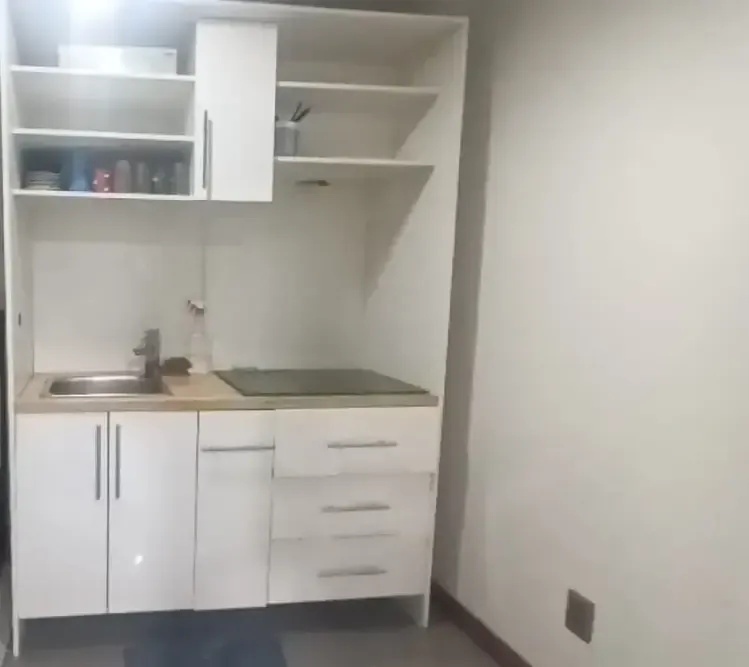 Foto 2 de Local Comercial con 2 Garajes y Un Depósito en Venta Zona Calacoto La Paz