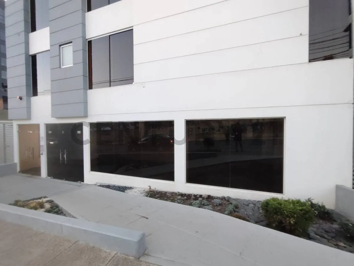 Foto 9 de Local comercial en venta en Achumani, sobre Av. Costanera, altura calle 25