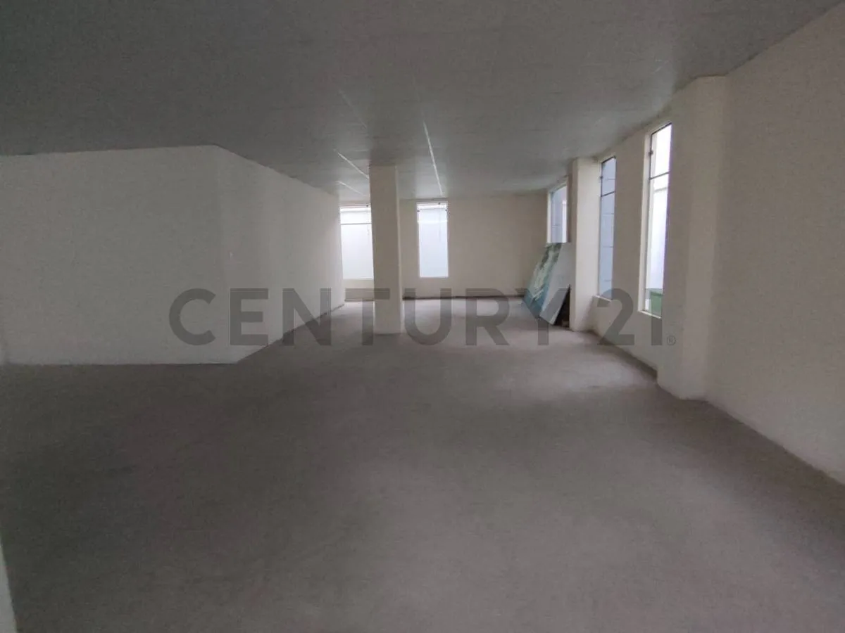 Foto 5 de Local comercial en venta en Achumani, sobre Av. Costanera, altura calle 25