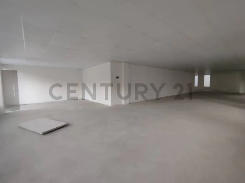 Foto 6 de Local comercial en venta en Achumani, sobre Av. Costanera, altura calle 25
