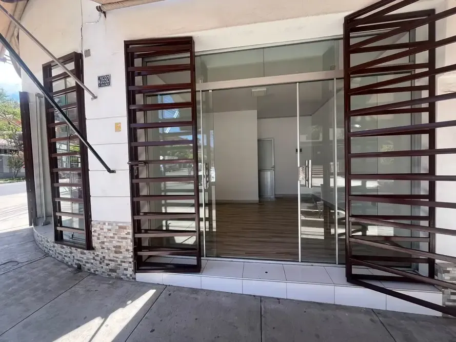 Foto 5 de Local Comercial en Alquiler Zona Norte