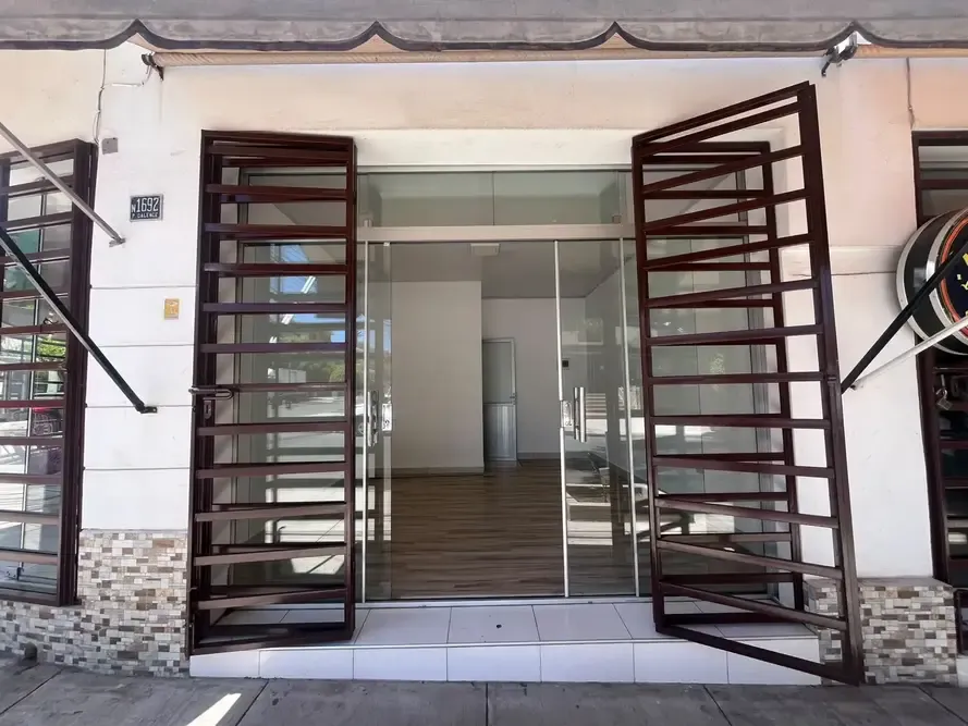 Foto 1 de Local Comercial en Alquiler Zona Norte