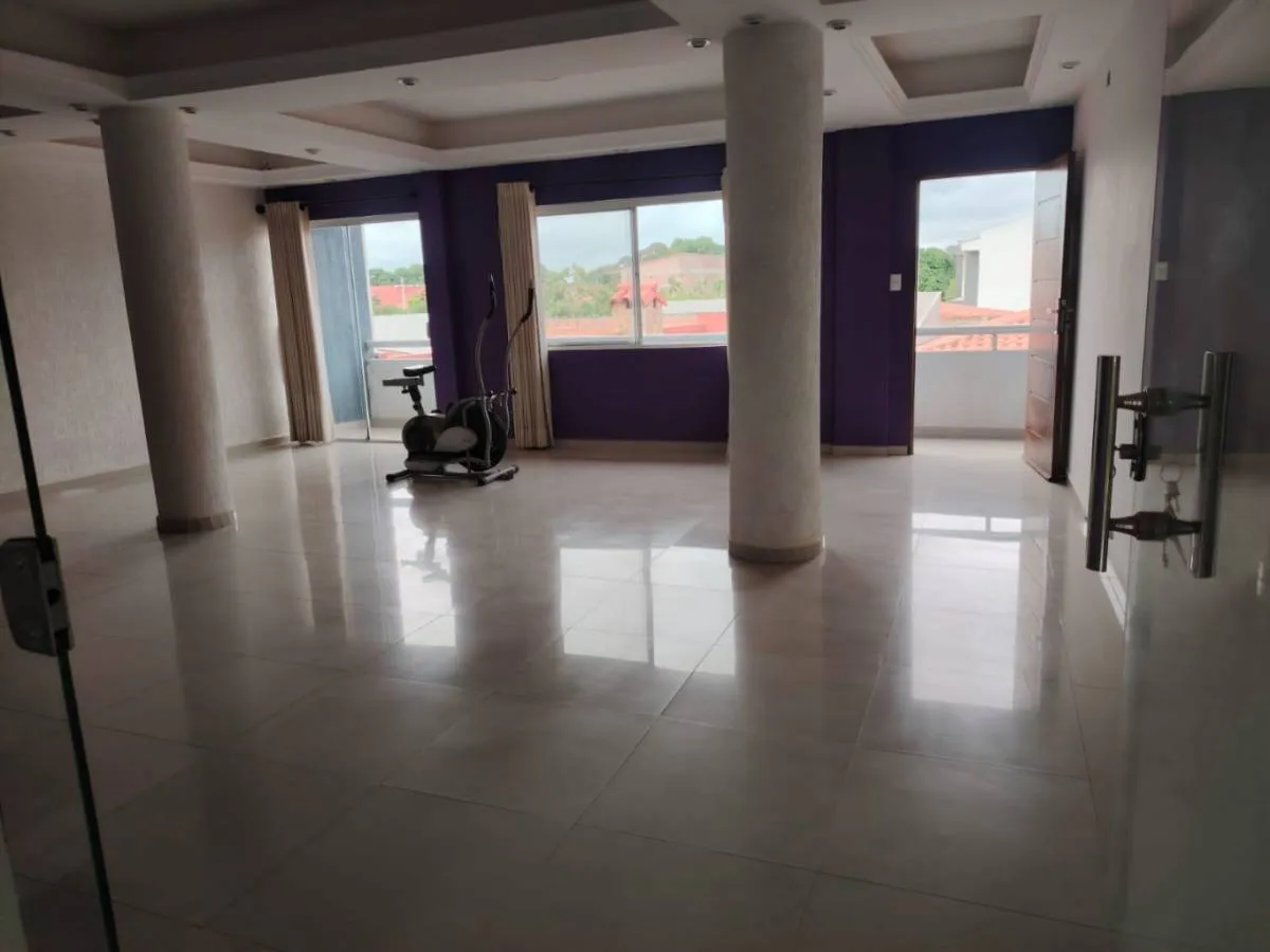 Foto 4 de CASA EN ESQUINA, AV, GUAPILO