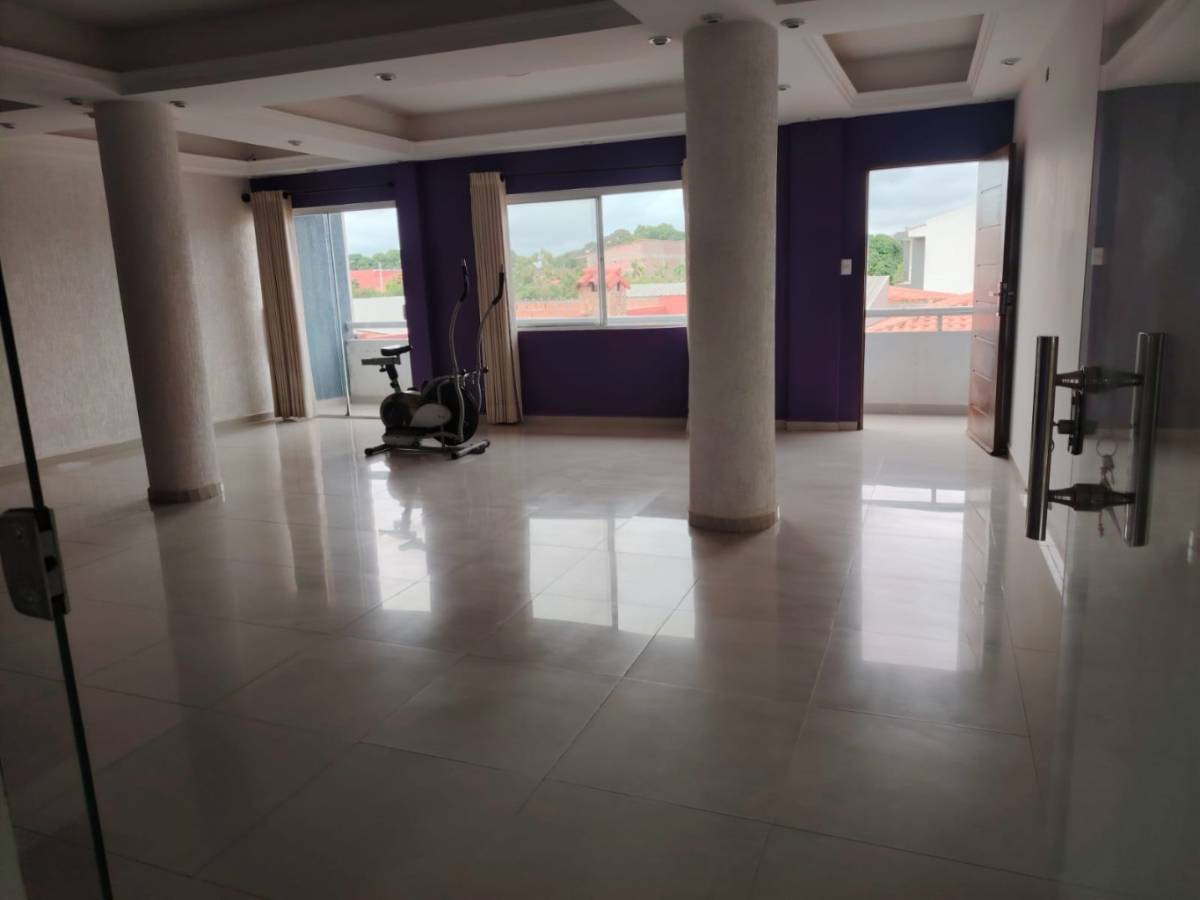 Foto 4 de CASA EN ESQUINA, AV, GUAPILO