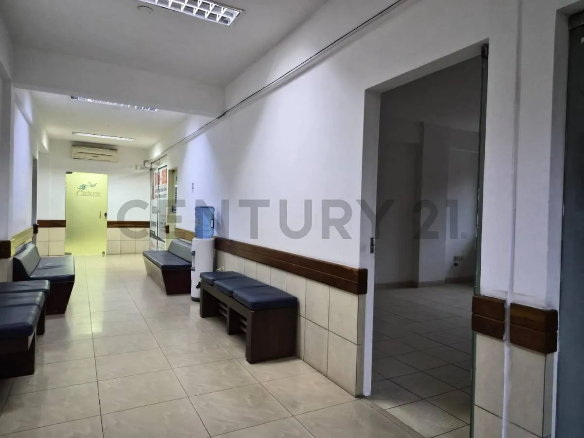 Foto 5 de Consultorio en Venta – Clínica Rengel