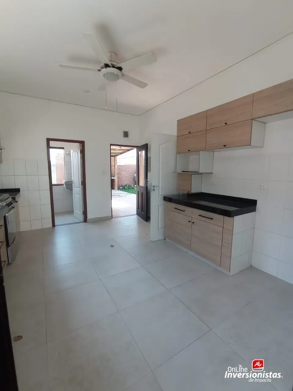 Foto 2 de Casa Amplia en Alquiler Km 9 1/2 Doble Via