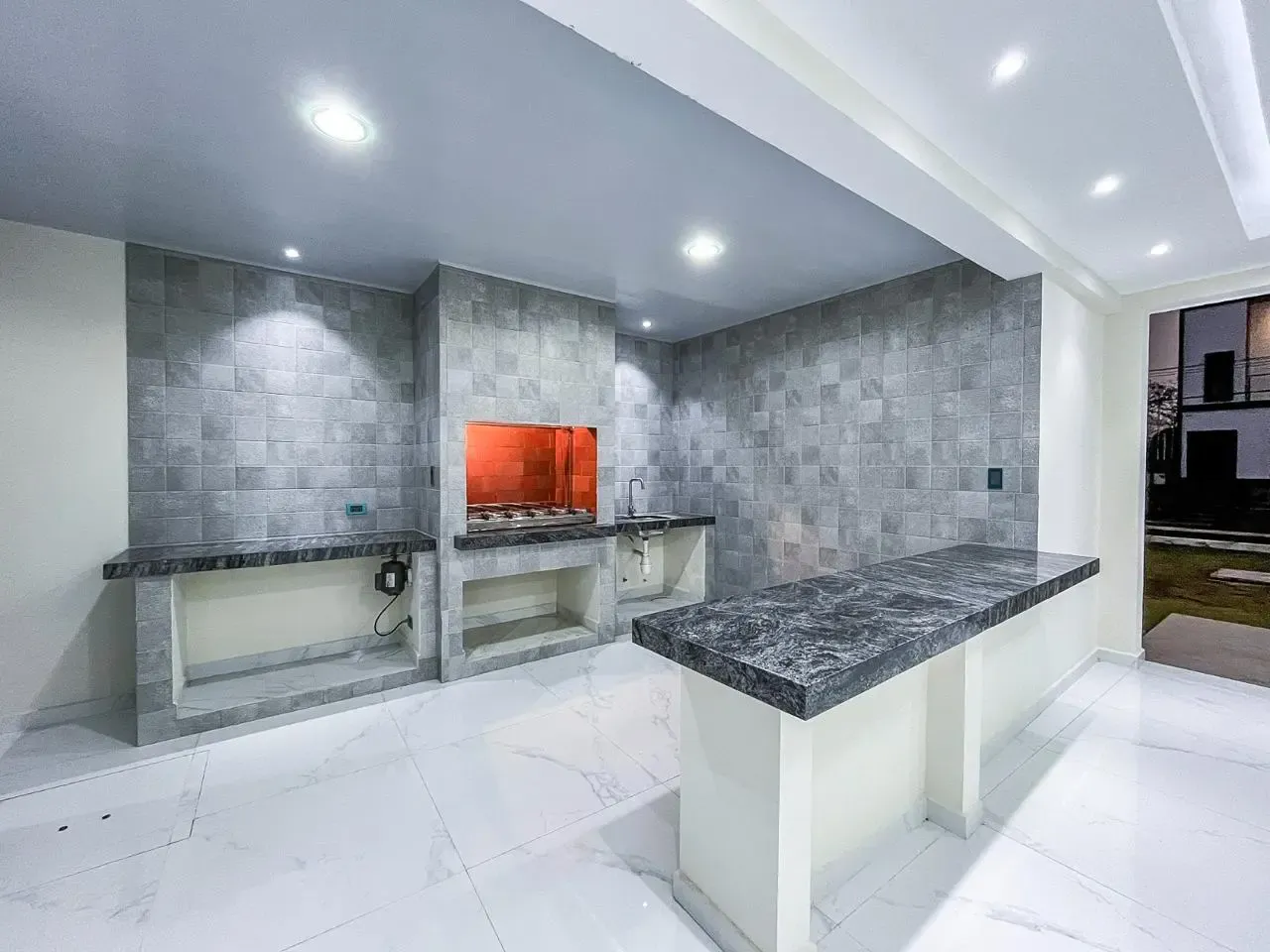 Foto 5 de Casa en Venta en el Urubo con piscina de 5 Dormitorios