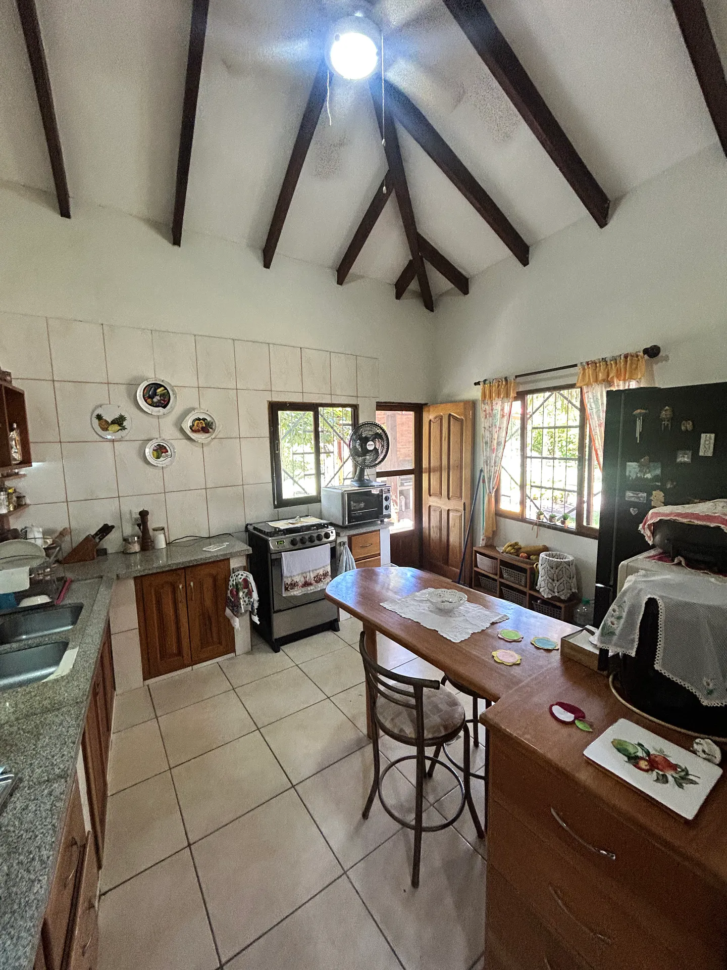 Foto 6 de ¡Relájate o Invierte en Una Casa Estilo Cabaña en Buena Vista!