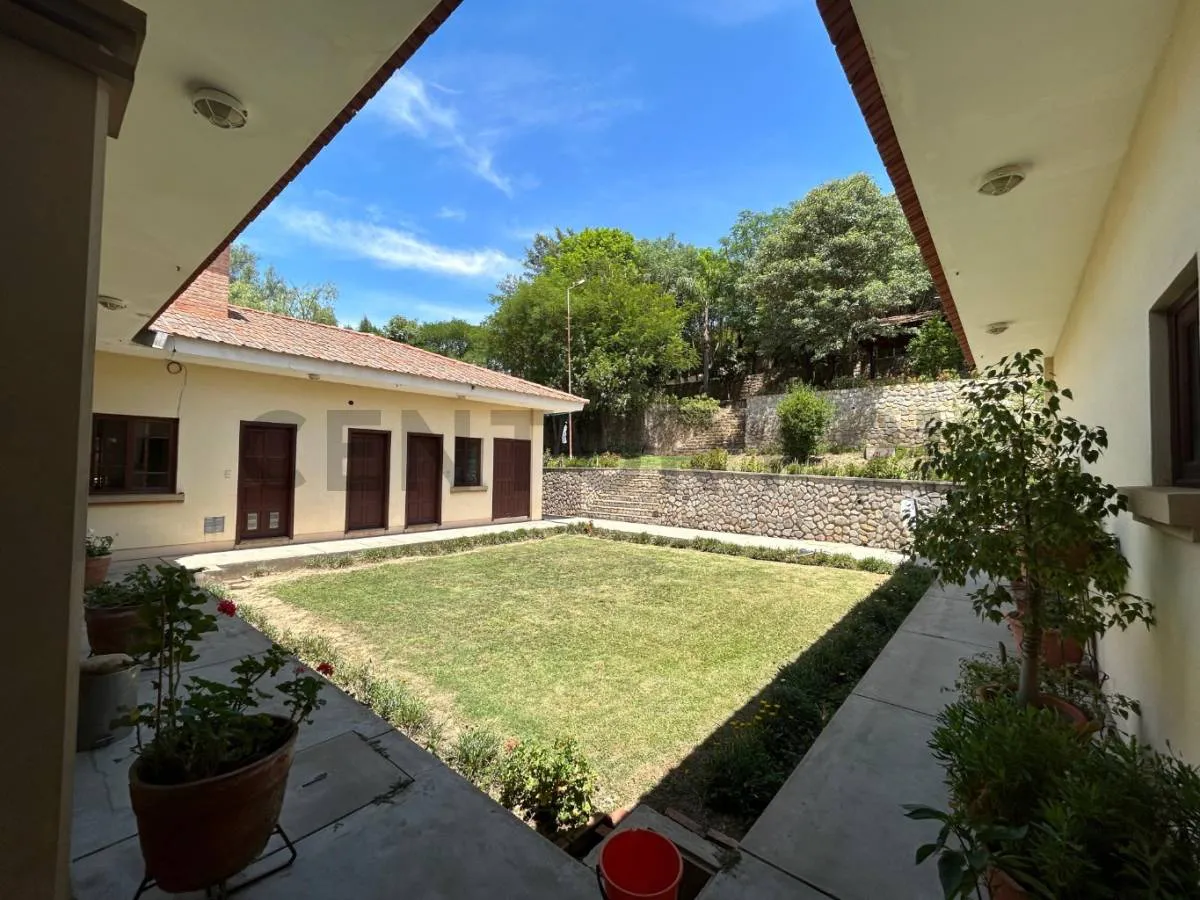 Foto 10 de Hermosa Residencia de Lujo en Venta, Tarija