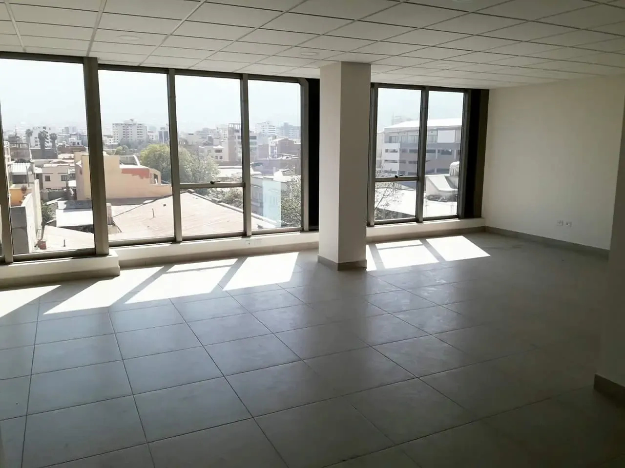 Foto 1 de Oficinas en Venta