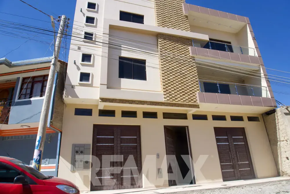 Foto 1 de Casa de Tres Plantas Amplia y en Zona de Crecimiento en Punata
