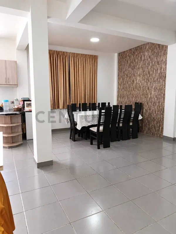 Foto 9 de Casa con Local Comercial en Venta
