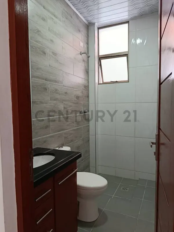 Foto 10 de Casa con Local Comercial en Venta