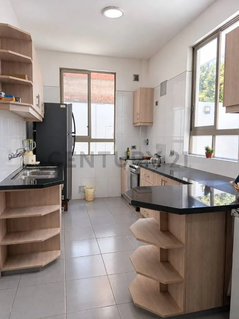 Foto 8 de Casa con Local Comercial en Venta