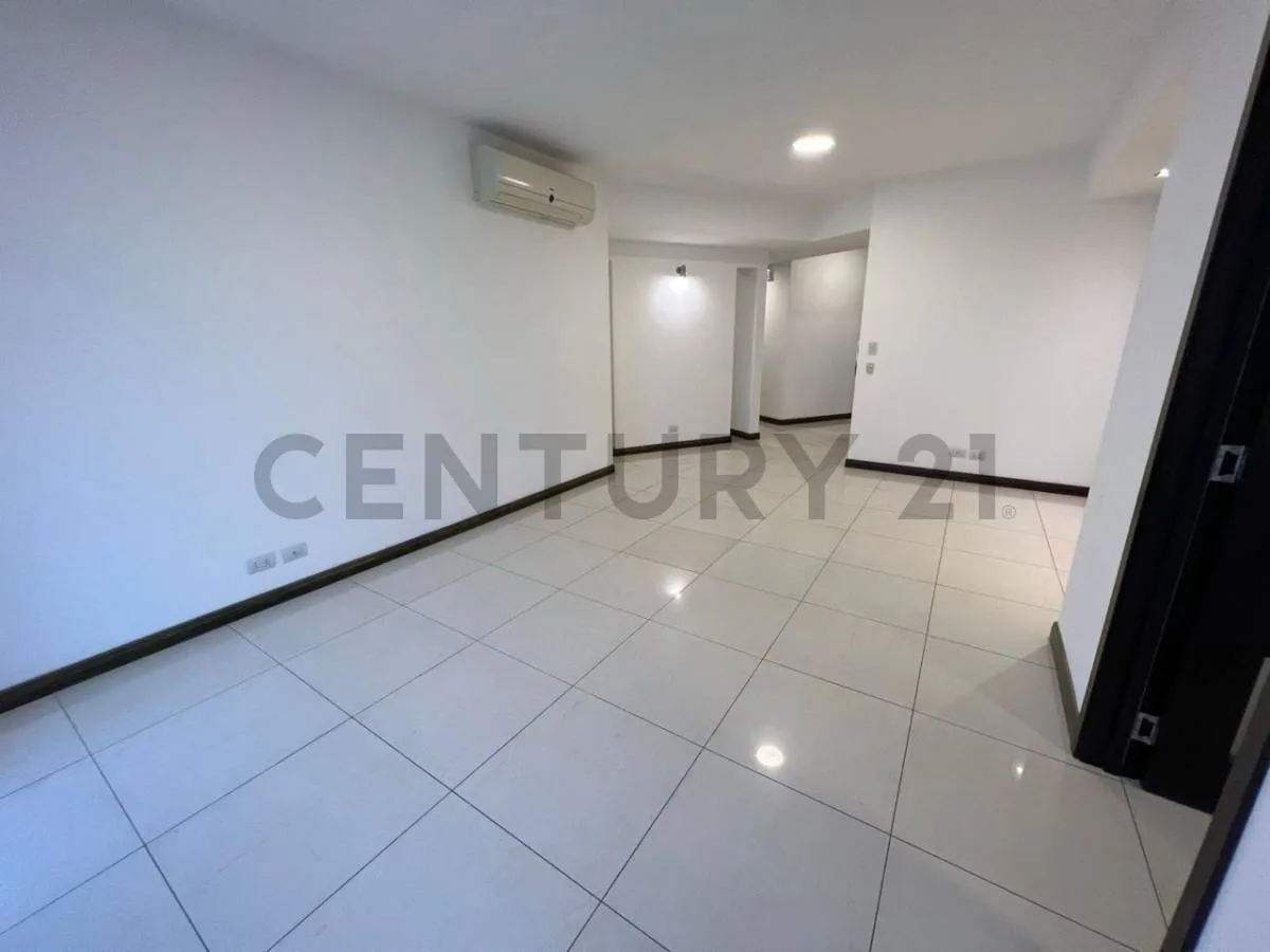 Foto 2 de Departamento en Venta – Torres Aventura