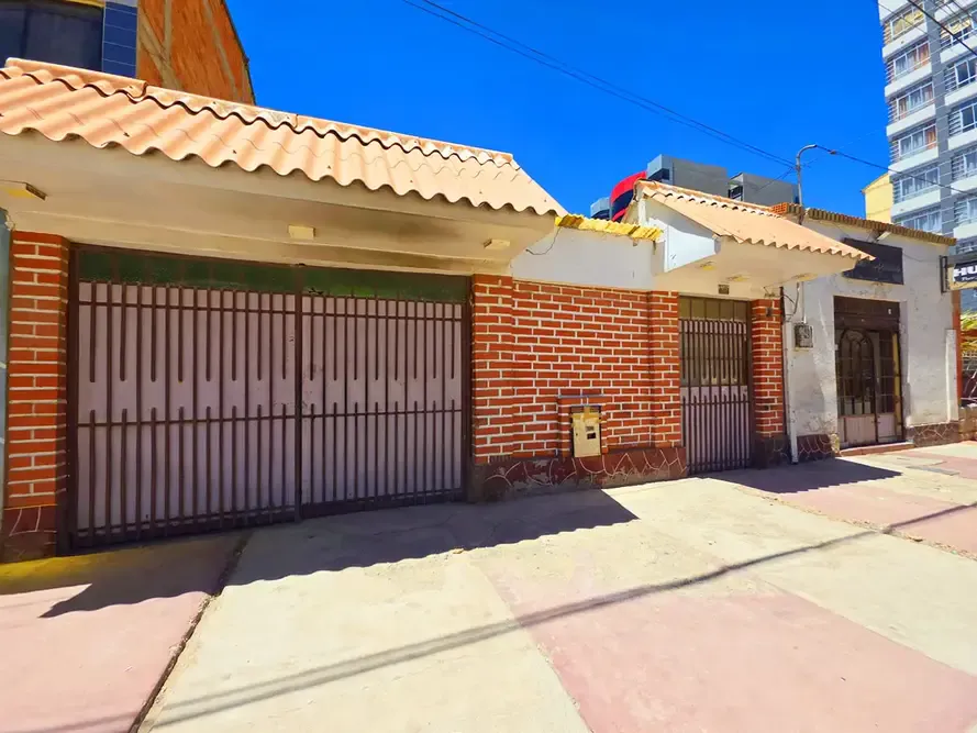 Foto 3 de Casa en Venta a Una Cuadra de La Facultad de Derecho