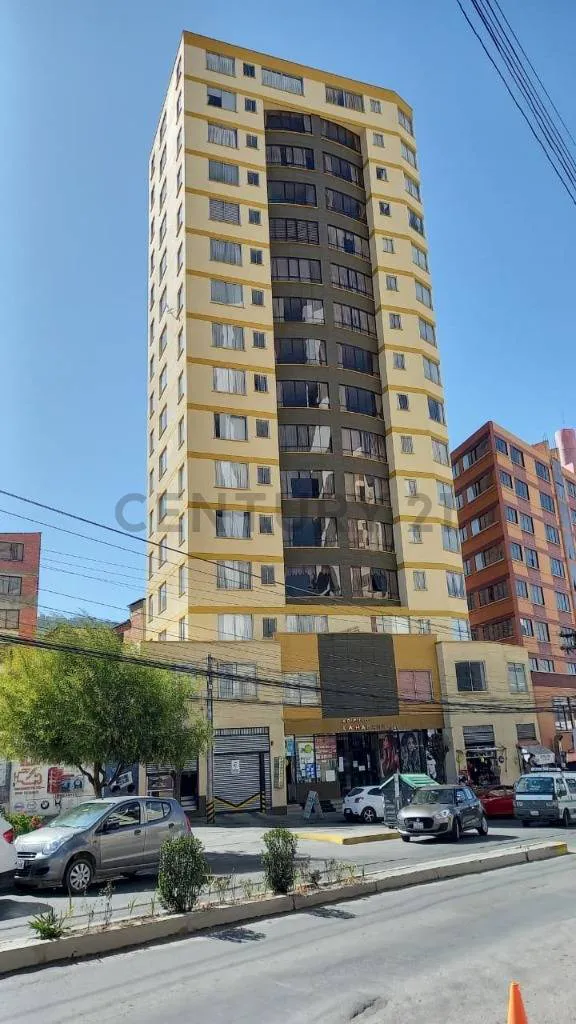 Foto 1 de Oficina Semi Amoblada en Alquiler – Edificio La Habana, Miraflores