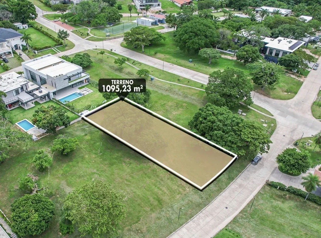 Foto 1 de Terreno en Venta La Hacienda del Urubo