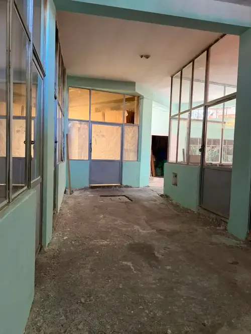 Foto 1 de En Venta Casa con Tiendas Comerciales Bajo Pampahasi