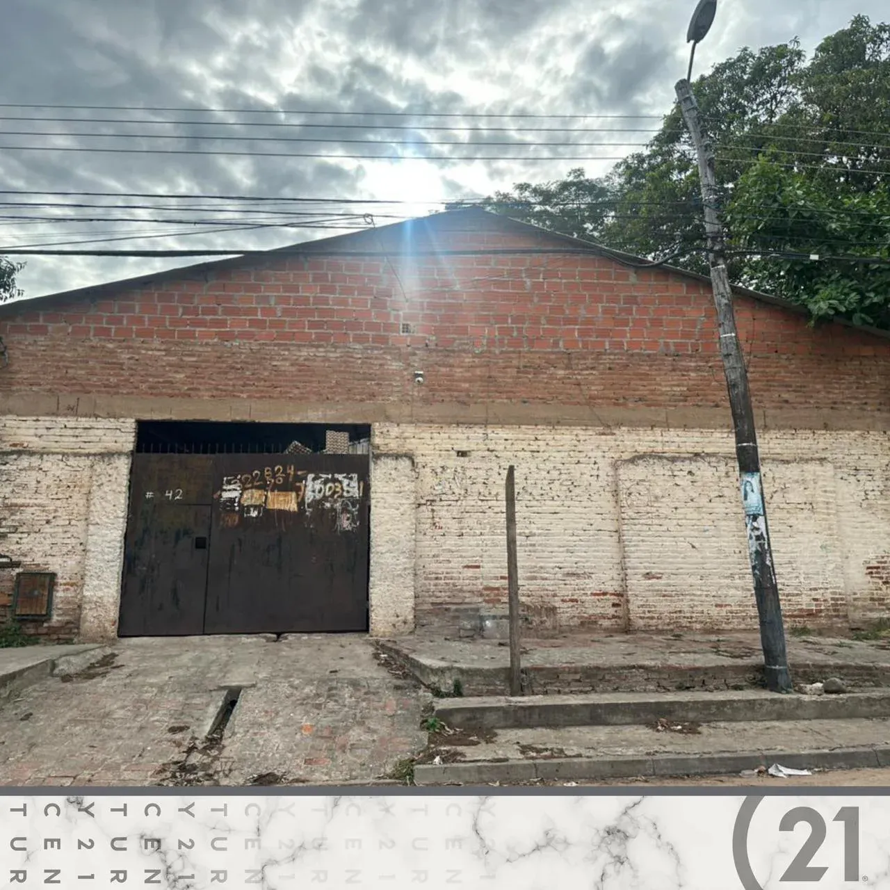 Foto 5 de Galpón / Depósito en Venta – Zona Este