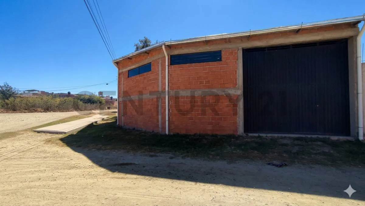Foto 1 de Alquiler de Galpón 135m² a 2 Cuadras de La Circunvalación, Tarija