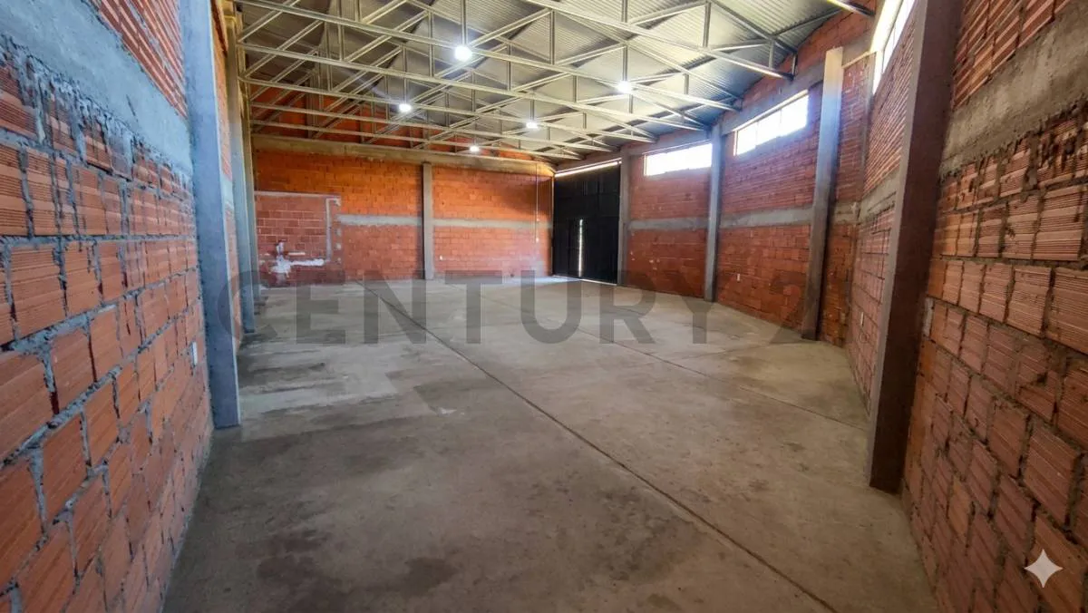 Foto 2 de Alquiler de Galpón 135m² a 2 Cuadras de La Circunvalación, Tarija