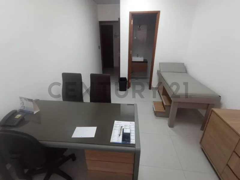 Foto 6 de En Alquiler Hermoso Consultorio Medico Amoblado en Moderno Edificio