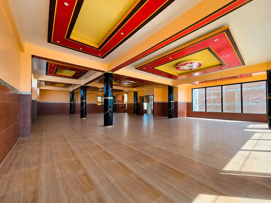 Foto 4 de En Alquiler - Amplio Espacio Comercial