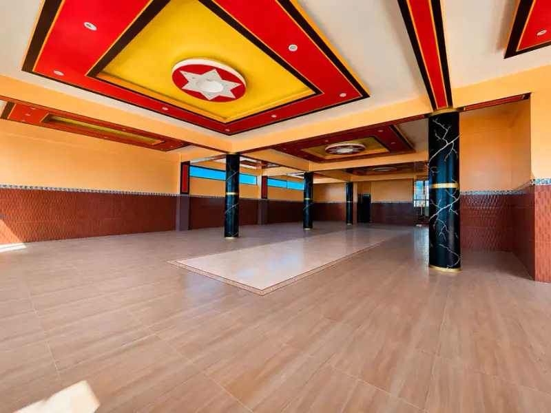 Foto 6 de En Alquiler - Amplio Espacio Comercial