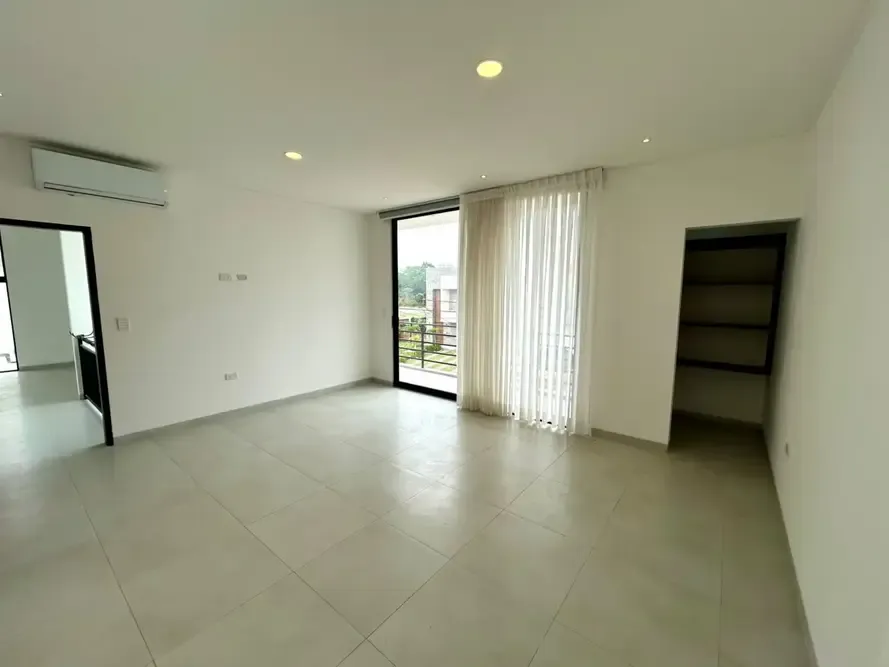 Foto 4 de Casa en Alquiler en Urubó
