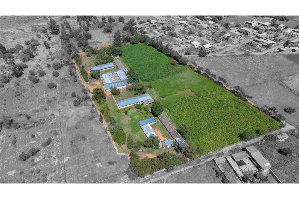 Foto 1 de Amplio Terreno Comercial en Venta