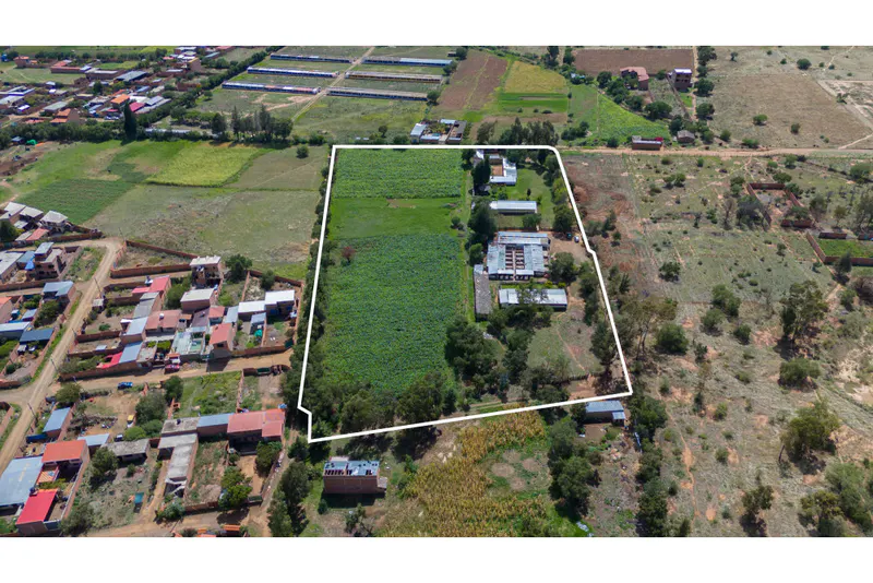 Foto 6 de Amplio Terreno Comercial en Venta
