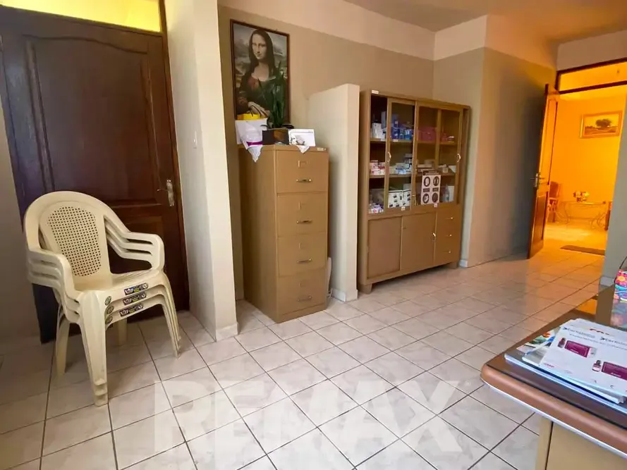 Foto 5 de Casa a Precio de Terreno en Venta Calle Jordan