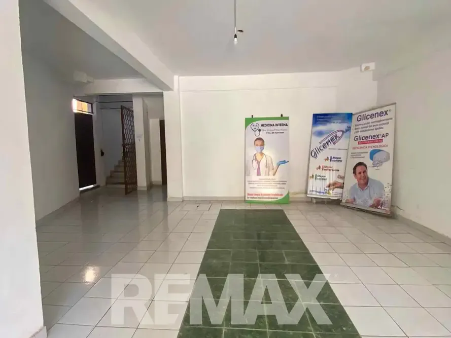 Foto 2 de Casa a Precio de Terreno en Venta Calle Jordan