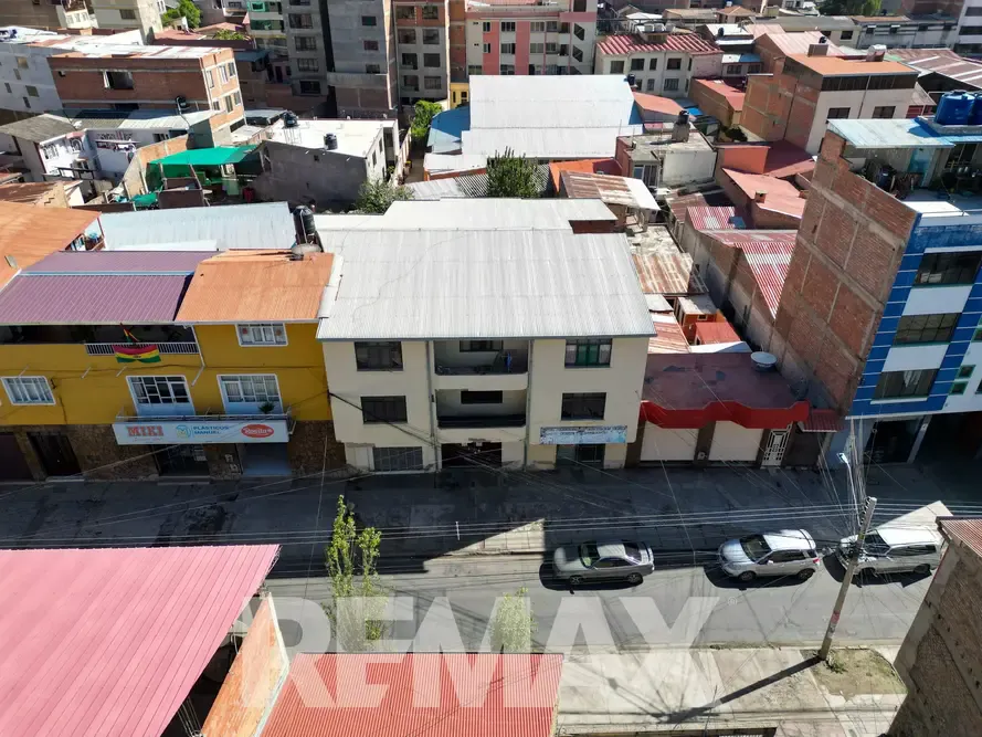 Foto 11 de Casa a Precio de Terreno en Venta Calle Jordan